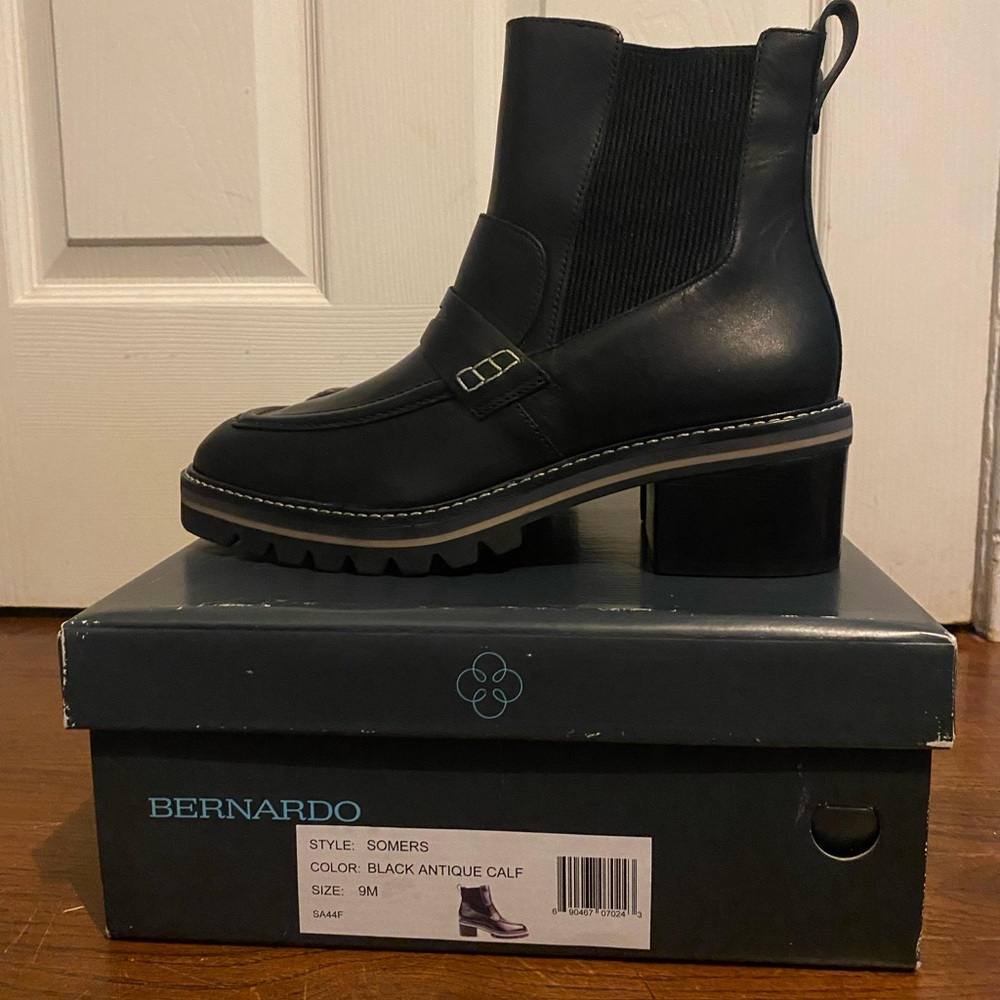 Bernardo Somers Boots 🖤
